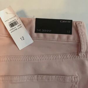 Skinny jeans blush color